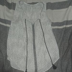 Daniel Rainn Black and White Sleeveless Blouse